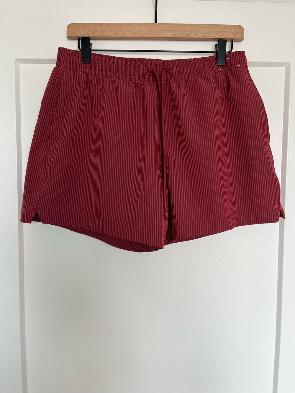 Abercrombie & Fitch Seersucker Swim Trunks Men’s Medium Pink Red Lined Shorts